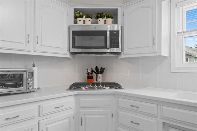 7623 Slater Street, Overland Park, KS 66204