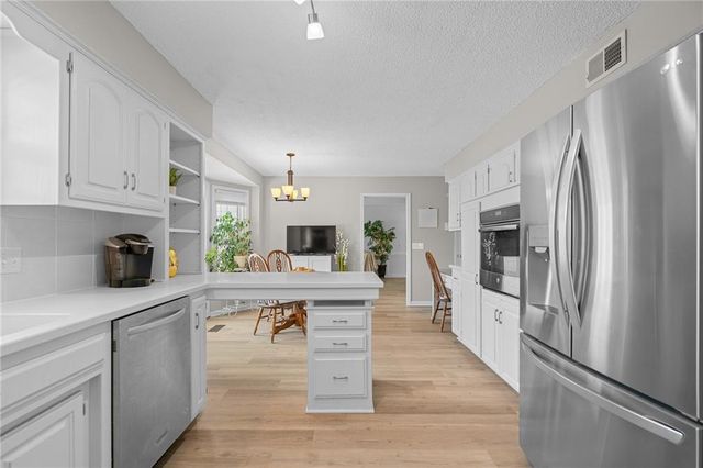 7623 Slater Street, Overland Park, KS 66204