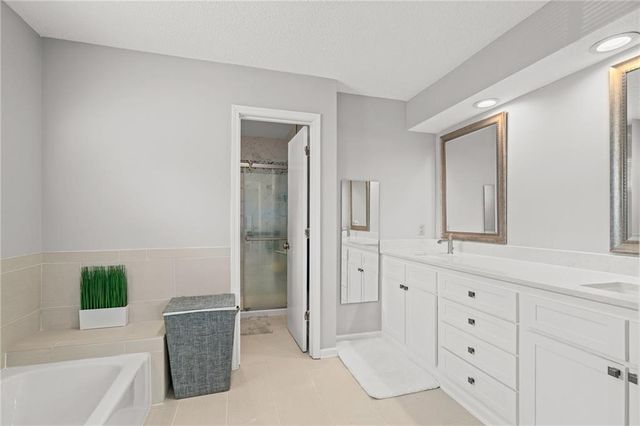 7623 Slater Street, Overland Park, KS 66204