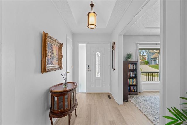 7623 Slater Street, Overland Park, KS 66204