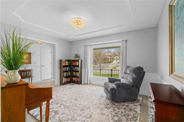 7623 Slater Street, Overland Park, KS 66204