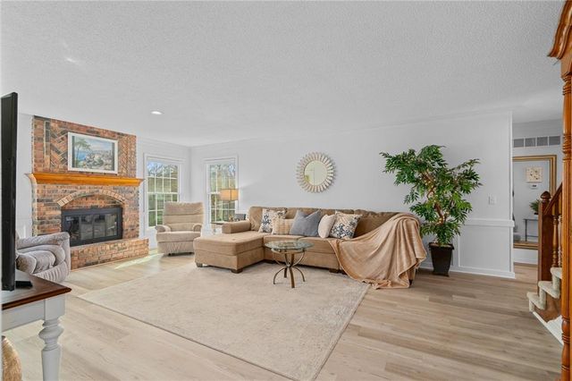 7623 Slater Street, Overland Park, KS 66204