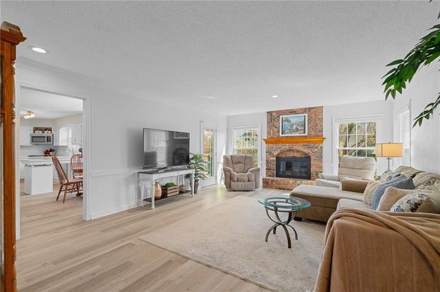 7623 Slater Street, Overland Park, KS 66204