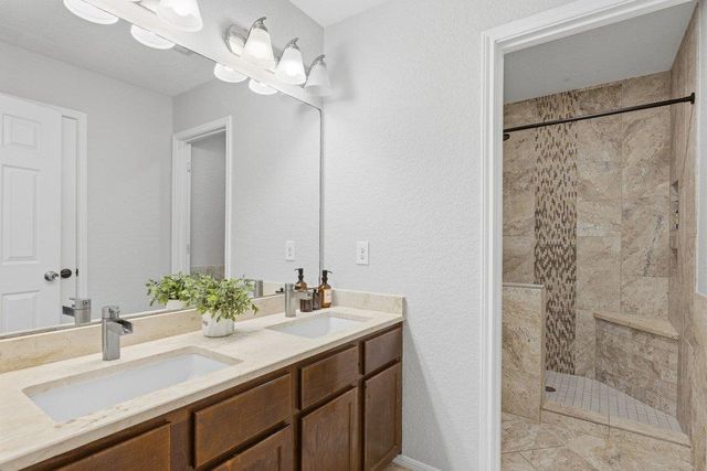 4917 Lexington Meadow LN, Del Valle, TX 78617