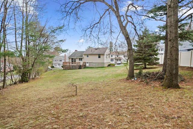 25 Samoset Rd, Peabody, MA 01960