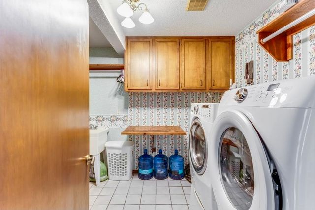 16 N Circle Dr, Mulvane, KS 67110