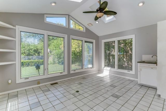 16 N Circle Dr, Mulvane, KS 67110
