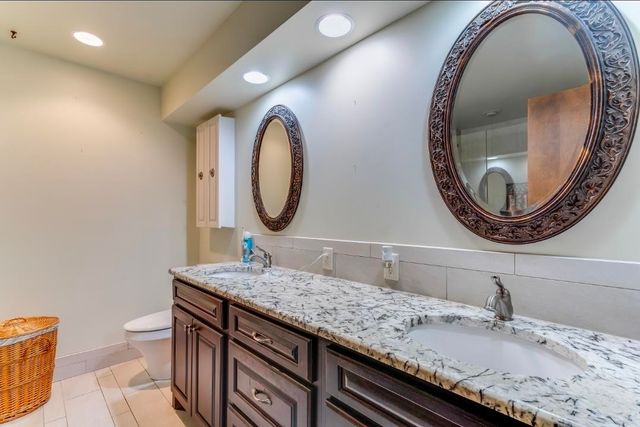 16 N Circle Dr, Mulvane, KS 67110