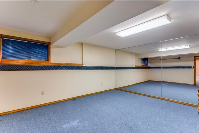 16 N Circle Dr, Mulvane, KS 67110