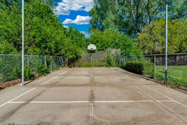 16 N Circle Dr, Mulvane, KS 67110