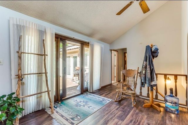 16 N Circle Dr, Mulvane, KS 67110