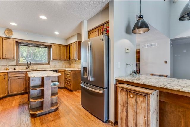 16 N Circle Dr, Mulvane, KS 67110