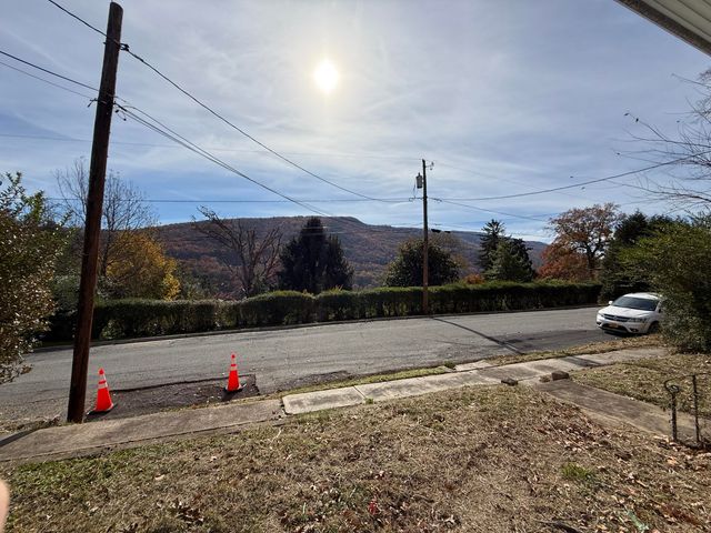 52 Bath ST, Clifton Forge, VA 24422