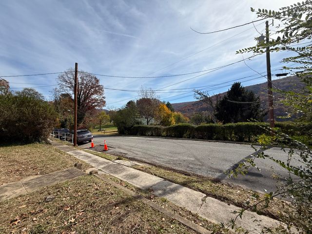 52 Bath ST, Clifton Forge, VA 24422