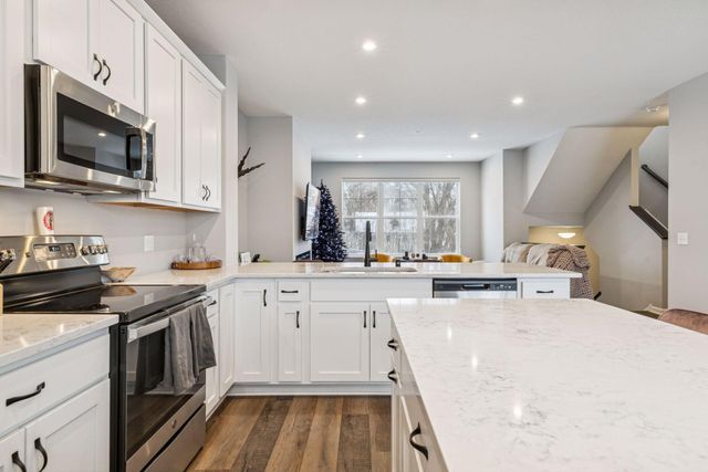 2280 Polar Way, North Saint Paul, MN 55109