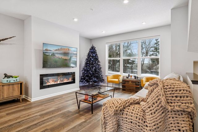 2280 Polar Way, North Saint Paul, MN 55109