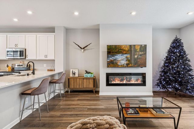 2280 Polar Way, North Saint Paul, MN 55109