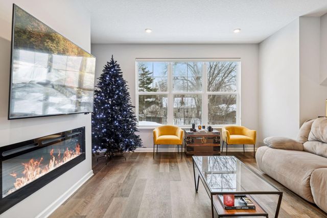 2280 Polar Way, North Saint Paul, MN 55109