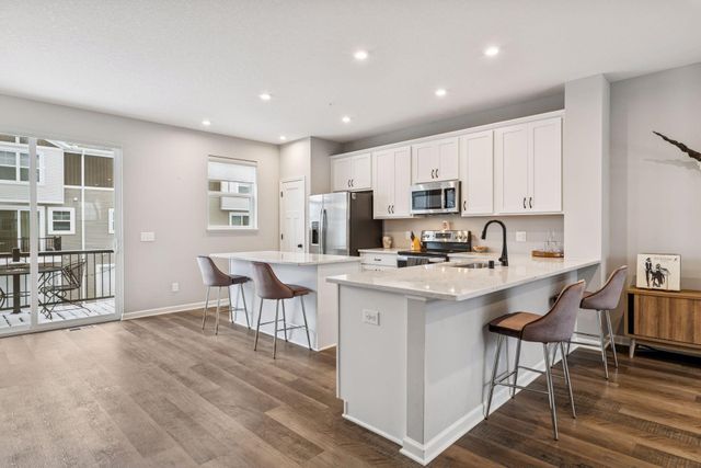 2280 Polar Way, North Saint Paul, MN 55109