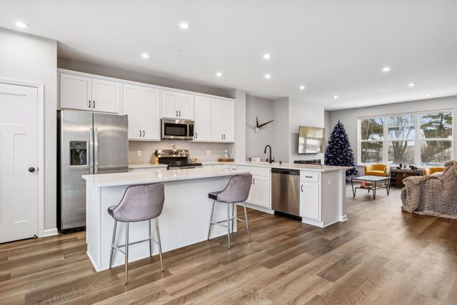 2280 Polar Way, North Saint Paul, MN 55109