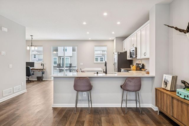 2280 Polar Way, North Saint Paul, MN 55109