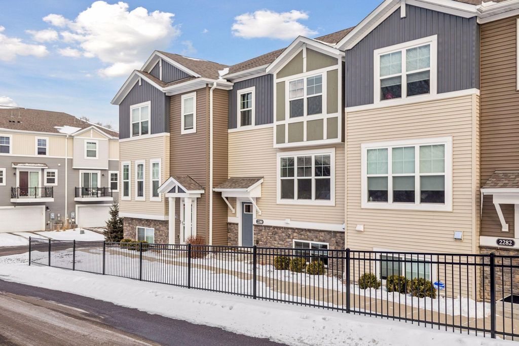 2280 Polar Way, North Saint Paul, MN 55109