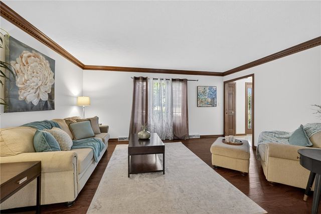 2455 Dogwood Dr, Franklin Park, PA 15090