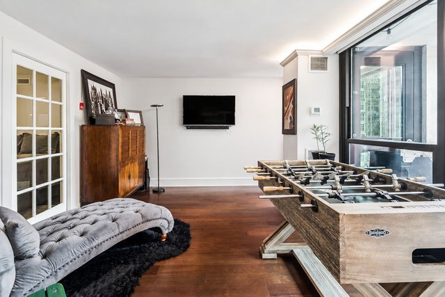1030 N STATE Street 2GH, Chicago, IL 60610