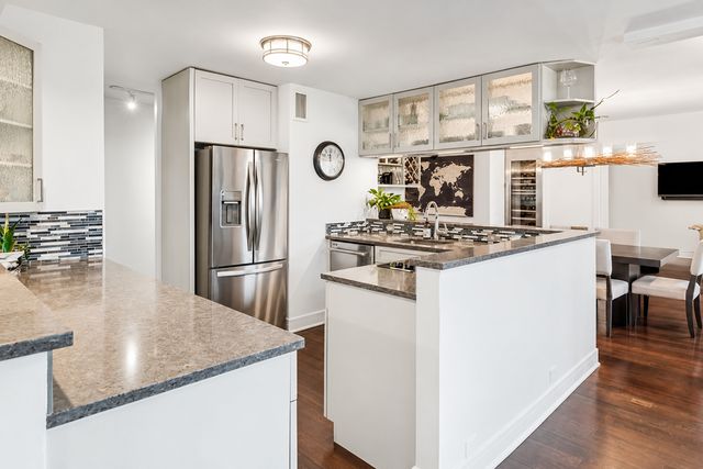 1030 N STATE Street 2GH, Chicago, IL 60610