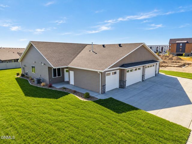 215 Kamrose Drive, Bismarck, ND 58504 property photo
