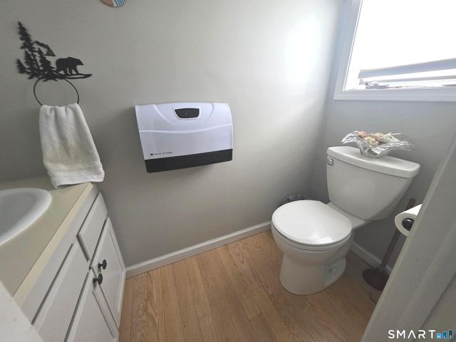 18 North Lake Shore Drive, Brookfield, CT 06804