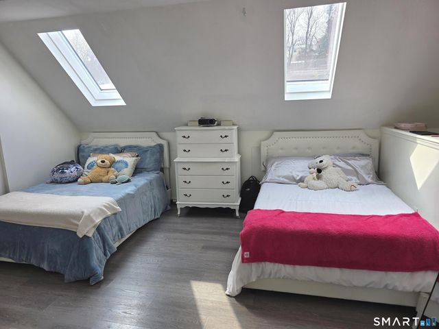 18 North Lake Shore Drive, Brookfield, CT 06804