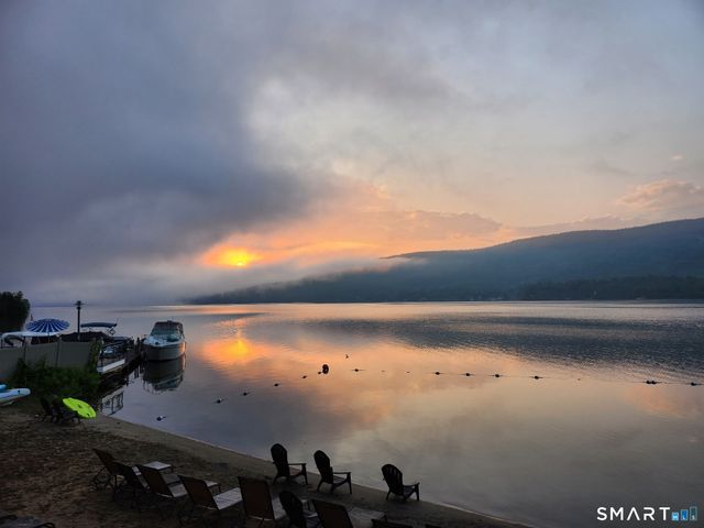 18 North Lake Shore Drive, Brookfield, CT 06804