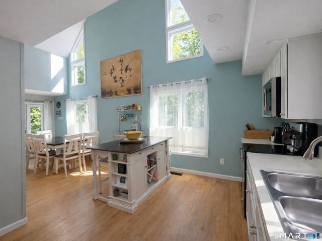 18 North Lake Shore Drive, Brookfield, CT 06804