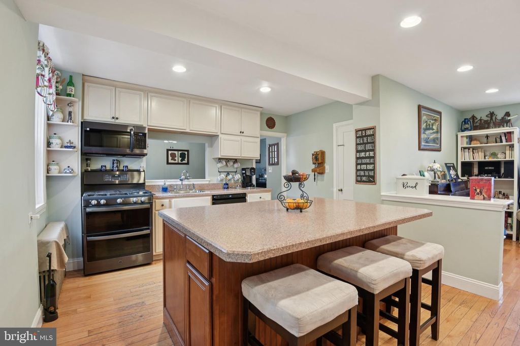 7803 CLARKSWORTH PL, Parkville, MD 21234