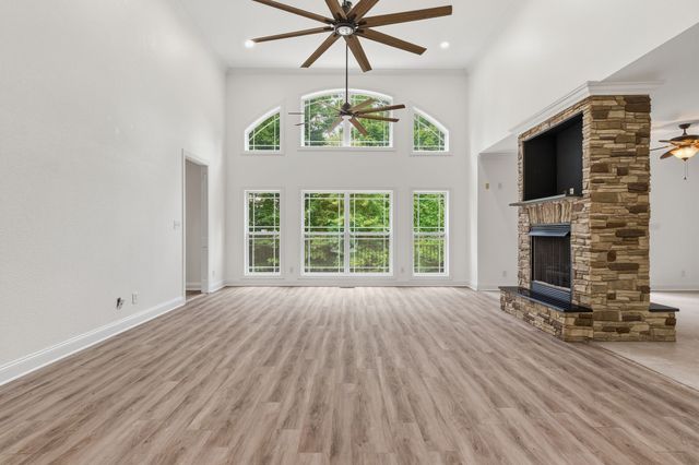 2214 Trieste Trl, Adams, TN 37010