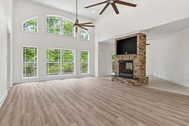 2214 Trieste Trl, Adams, TN 37010