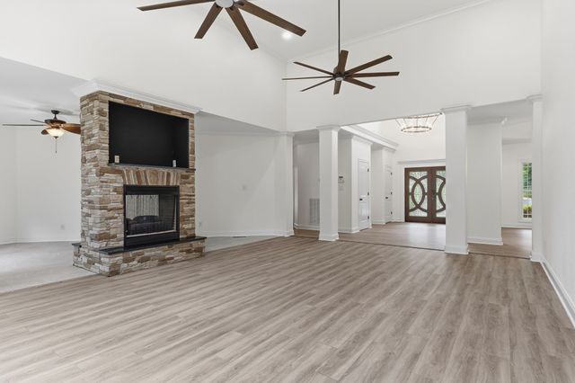 2214 Trieste Trl, Adams, TN 37010
