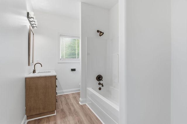 2214 Trieste Trl, Adams, TN 37010