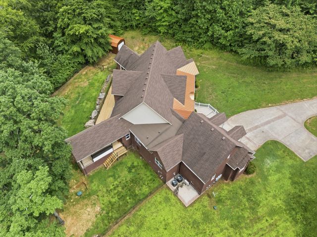 2214 Trieste Trl, Adams, TN 37010