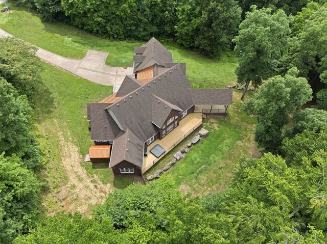 2214 Trieste Trl, Adams, TN 37010