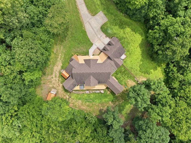 2214 Trieste Trl, Adams, TN 37010