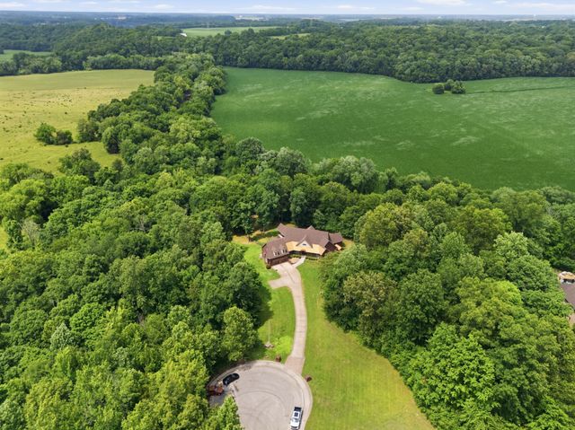 2214 Trieste Trl, Adams, TN 37010