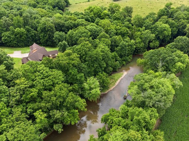 2214 Trieste Trl, Adams, TN 37010