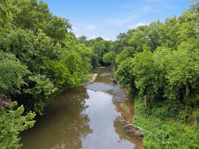2214 Trieste Trl, Adams, TN 37010