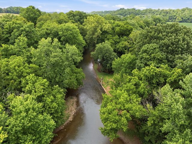 2214 Trieste Trl, Adams, TN 37010