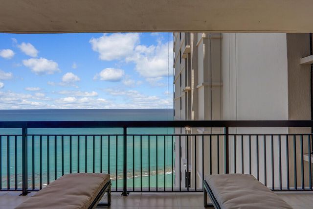 5380 N Ocean Drive 18j, Singer Island, FL 33404