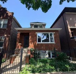 3015 S Quinn Street, Chicago, IL 60608