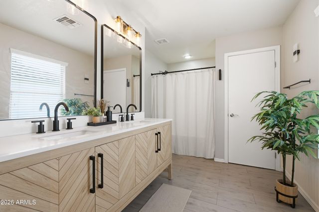 4513 E WHITEHALL Drive, San Tan Valley, AZ 85140