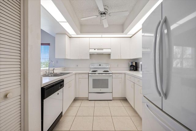 841 WATERSIDE DRIVE 206, Venice, FL 34285